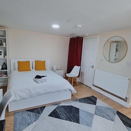 Lovely Studio-Flat With Free Parking, Free Wifi. 利兹 外观 照片