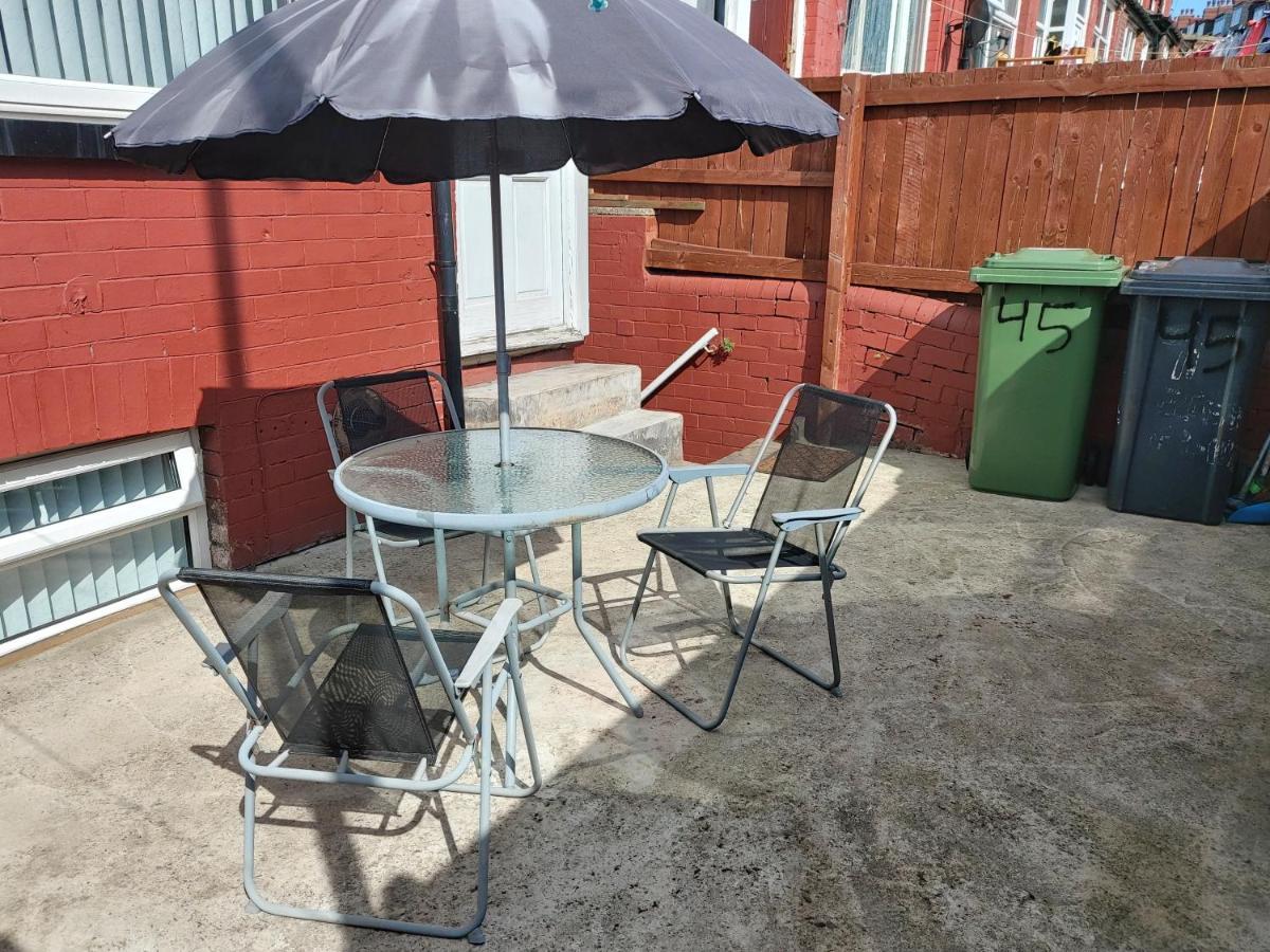 Lovely Studio-Flat With Free Parking, Free Wifi. 利兹 外观 照片