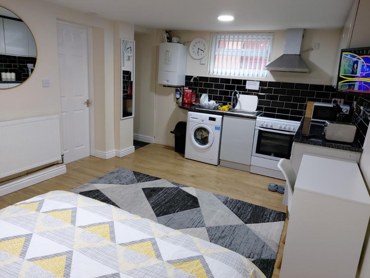 Lovely Studio-Flat With Free Parking, Free Wifi. 利兹 外观 照片