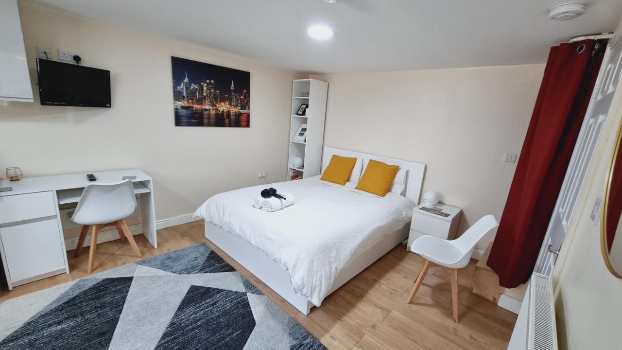 Lovely Studio-Flat With Free Parking, Free Wifi. 利兹 外观 照片
