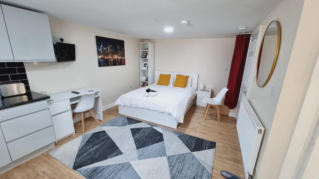 Lovely Studio-Flat With Free Parking, Free Wifi. 利兹 外观 照片