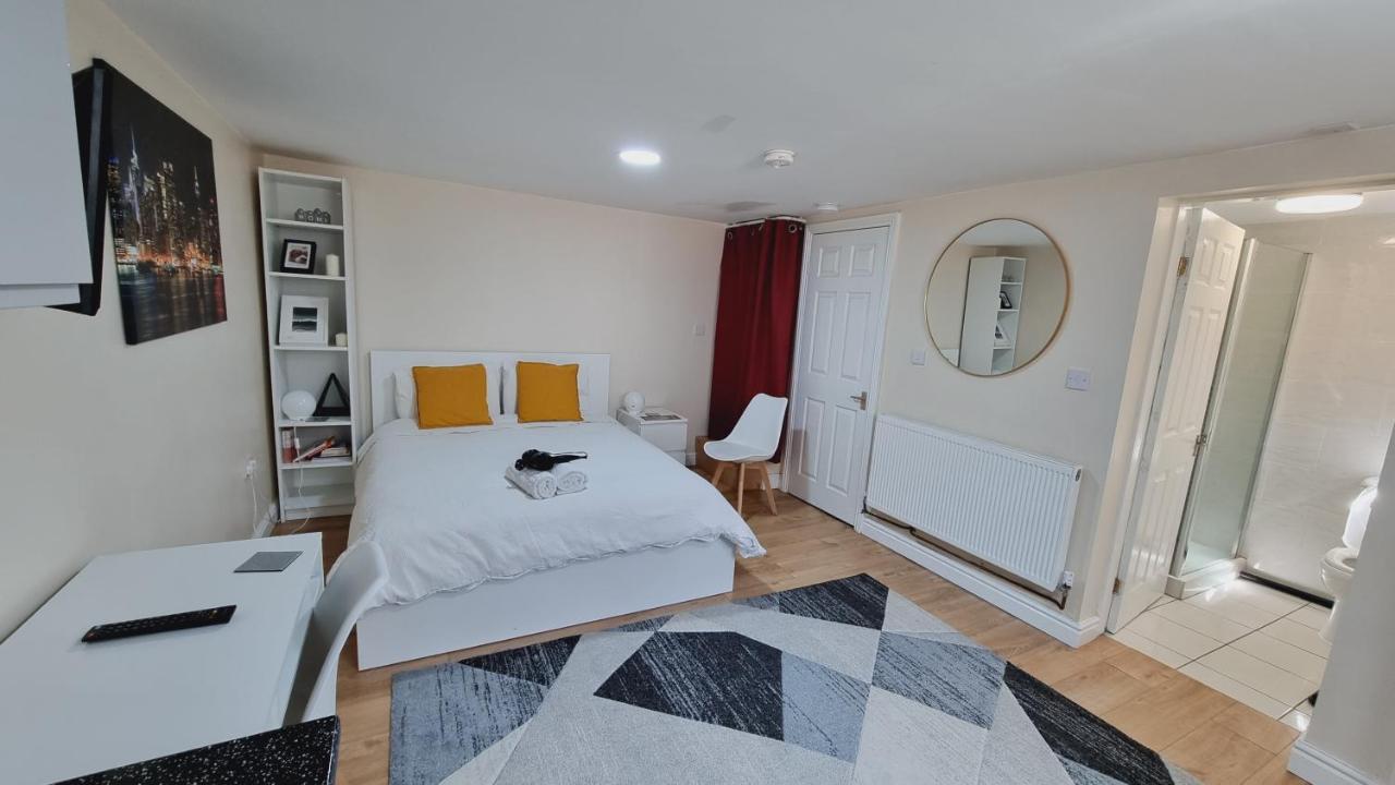Lovely Studio-Flat With Free Parking, Free Wifi. 利兹 外观 照片