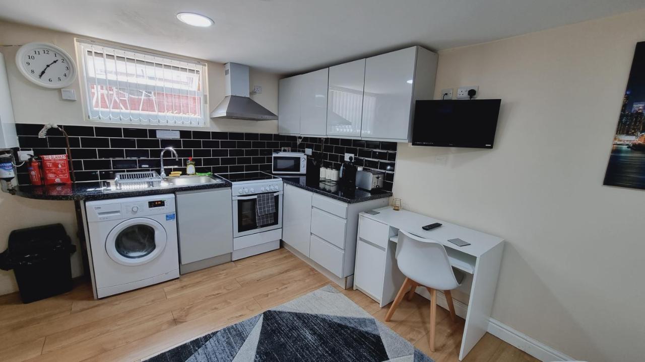 Lovely Studio-Flat With Free Parking, Free Wifi. 利兹 外观 照片