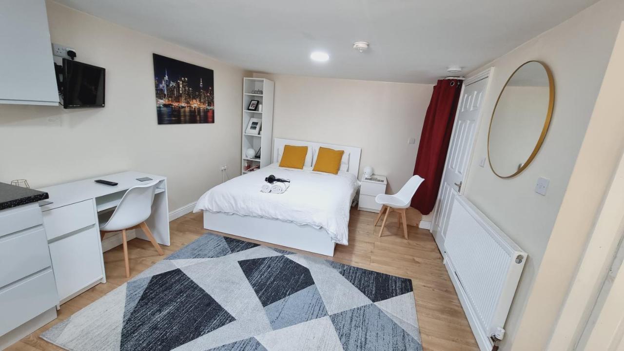 Lovely Studio-Flat With Free Parking, Free Wifi. 利兹 外观 照片
