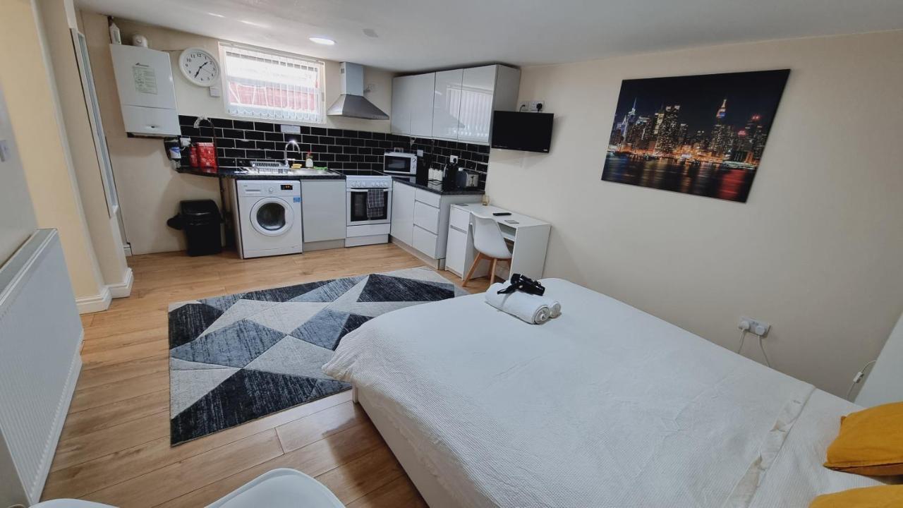 Lovely Studio-Flat With Free Parking, Free Wifi. 利兹 外观 照片