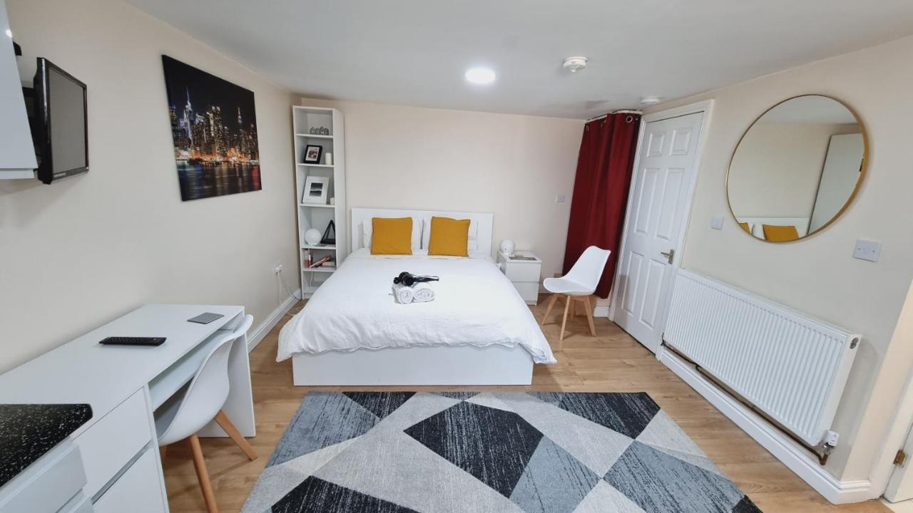 Lovely Studio-Flat With Free Parking, Free Wifi. 利兹 外观 照片